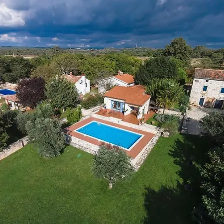 Luxurious In Baderna With Swimming Pool Stifanići