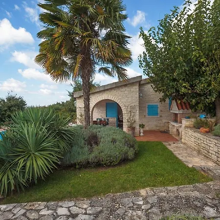 Villa Luxurious In Baderna With Swimming Pool