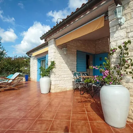 Luxurious In Baderna With Swimming Pool