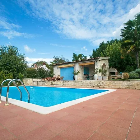 Villa Luxurious In Baderna With Swimming Pool
