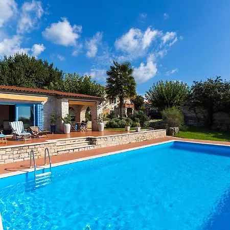 Villa Luxurious In Baderna With Swimming Pool Stifanići