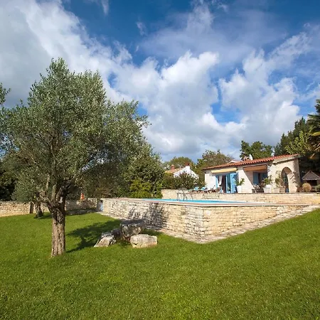 Luxurious In Baderna With Swimming Pool