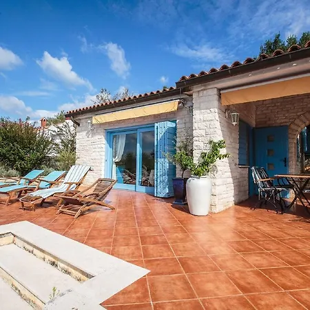 Villa Luxurious In Baderna With Swimming Pool