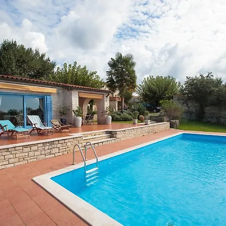 Villa Luxurious In Baderna With Swimming Pool Stifanići