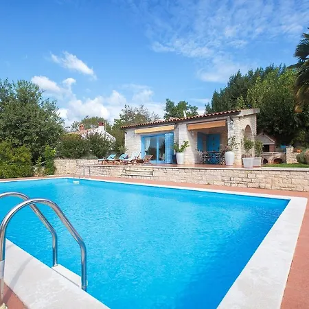 Luxurious In Baderna With Swimming Pool