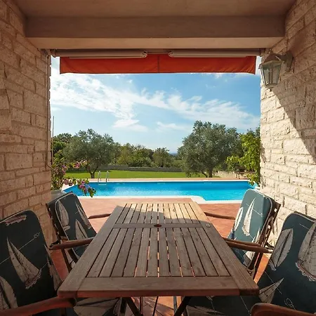 Villa Luxurious In Baderna With Swimming Pool Stifanici