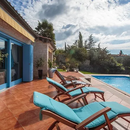 Luxurious In Baderna With Swimming Pool Stifanici